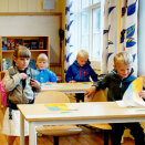 Princess Ingrid Alexandra finds her desk in the class room (Photo: Stian Lysberg Solum / Scanpix)